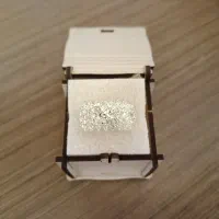 انگشتر نگین دار