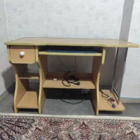 میز کامپیوتر سالم