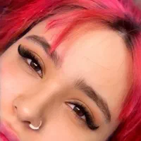 استخدام اکستنشن کار حرفه ای مژه کار