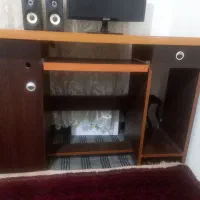 مانیتور ومیز کامپیوتر