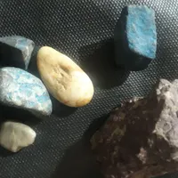 فروش چند تکه سنگ قیمتی