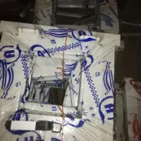 درب سرویس بهداشتی پنجره|مصالح و تجهیزات ساختمان|کاشان, کلنگه|دیوار