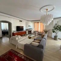 فروش مبل و میز ناهار خوری و میز تلویزیون سفید