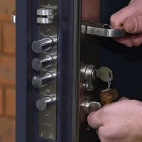 کلید سازی و قفل سازی پونک گلشهر ۲۴ساعته سیار