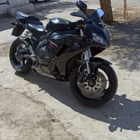 موتور سنگین cbr1000