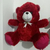 عروسک خرسی قرمز