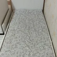 تخت نوجوان