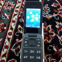 یک عدد گوشی نوکیا۲۷۶۰ دوربین داره تا شو