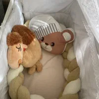 گهواره برقی وتخت و تعدادی لباس وست بیمارستانی|اسباب و اثاث بچه|اسلام‌شهر, شهرک قائمیه|دیوار