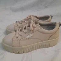 کفش کتونی سایز ۳۸ و۳۷