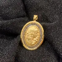 پلاک الیزابت وزنجیر طرح طلا