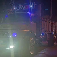 بنز ۱۹۲۴ باری اور دار بازدید استهبان|خودرو سنگین|شیراز, گل سرخ|دیوار