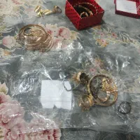 ۱۰۰ گرم طلا یکجا فروخته میشود ۱۰۰ تومن بالای تابلو