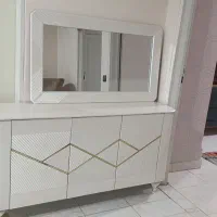 آیینه و کنسول