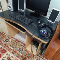 میز کامپیوتر فقط1تومن