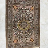 قالی دستباف ابریشم در ابریشم ۷صدتایی مستقیم بافنده|فرش|شاهین‌شهر, گزبرخوار|دیوار