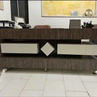 میز مناسب برای املاک و نمایشگاه