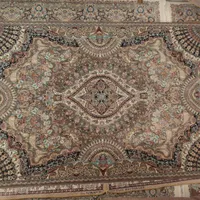 قالی ماشینی خیلی قشنگ و بسیار تو
