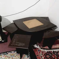 میز عسلی در حد نو تخت خواب یک نفره و کمد و جاکفشی