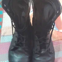 پوتین|کیف، کفش، کمربند|نیشابور, فرح بخش|دیوار