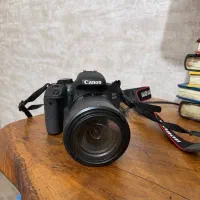 Canon 800Dکیف و شارژر اصلی و لنز