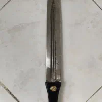 یک عدد چاقو قدیمی