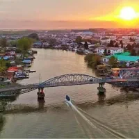 اسکله VIPتالاب گردی و قایق سواری اسکی روی آب بندر|تور و چارتر|بندر انزلی, قلم گوده|دیوار