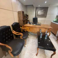 ست میز مدیریت سلطنتی با کانتر و  صندلی و مبل