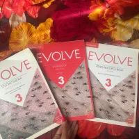 کتاب زبان انگلیسی evolve 3