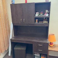 میز مطالعه و کتابخانه