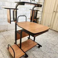 میز کامپیوتر چرخ‌دار