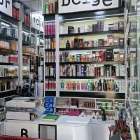 یک عدد مغازه آرایشی و بهداشتی،با دکور شیک