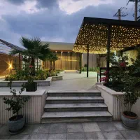 ویلا استخر دار سه خوابه بزرگ (رباط ، مخملکوه)|اجارهٔ کوتاهمدت ویلا و باغ|خرمآباد, |دیوار