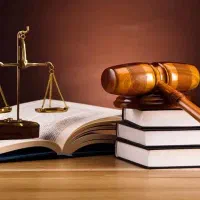 وکیل پایه یک دادگستری عضو کانون وکلا