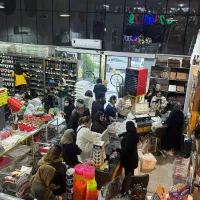 فروشنده خانم