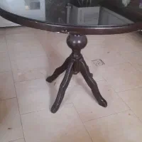 میز ناهار خوری  در حد نو کمی زدگی دارد