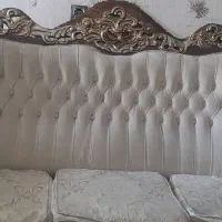 مبل ۹ نفره همراه با دوتا میز عسلی و یک جلو مبلی
