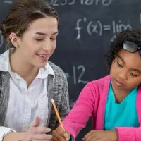 یک نفر خانم معلم جهت آموزش پایه چهارم