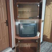 میز و تلویزیون
