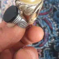 دو انگشتر  نقره  قدیمی  با  سنگ  قیمتی