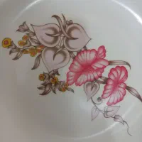 تعدادی ظرف|ظروف سرو و پذیرایی|ملایر, |دیوار