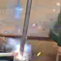 کار در کارگاه جوشکاری
