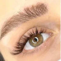 خدمات اکستشن مژه فقط با هزینه مواد