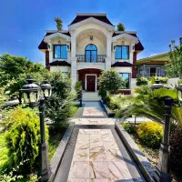 عمارت-نما-انگلیسی-700متری-استخر-دار
