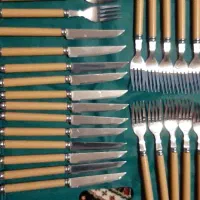 کارد وچنگال میوه خوری