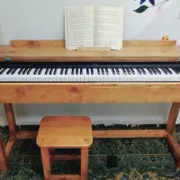 پیانو یاماها p45 به همراه پایه تمام چوب سفارشی