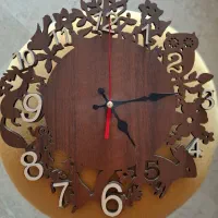 ساعت دیواری چوبی کار دست نو