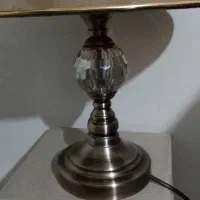 یک عدد آباژور شبخوابی کنارتخت کاملاسالم و شیک