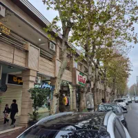 فروشنده لباس بچگانه