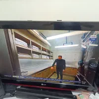 تلویزیون 32|تلویزیون و پروژکتور|پردیس, فاز ۲|دیوار